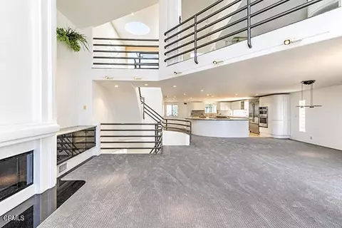 Living - 3405 Ocean Dr, Oxnard, CA 93035 photo 6 of 8