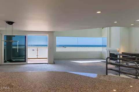 Living - 3405 Ocean Dr, Oxnard, CA 93035 photo 7 of 10
