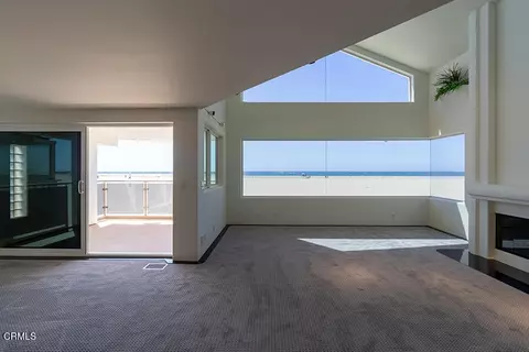 Living - 3405 Ocean Dr, Oxnard, CA 93035 photo 3 of 10