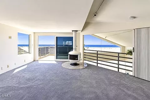 Living - 3405 Ocean Dr, Oxnard, CA 93035 photo 7 of 8