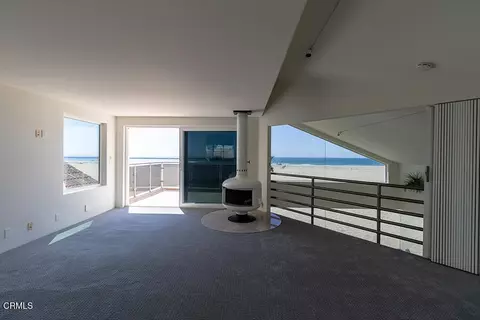 Living - 3405 Ocean Dr, Oxnard, CA 93035 photo 9 of 10