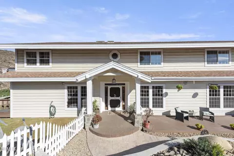 390 E Highland Hills Dr, Camarillo, CA 93010