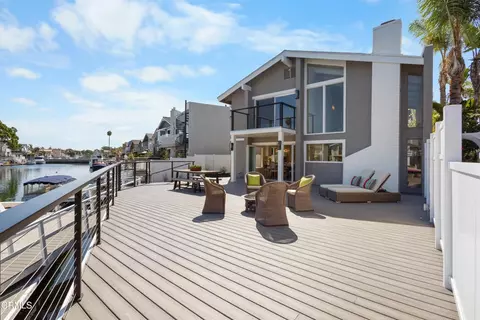 Exterior - 2230 Monaco Dr, Oxnard, CA 93035 photo 6 of 9