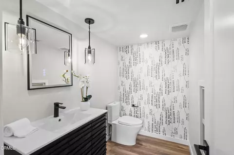 Bath - 2230 Monaco Dr, Oxnard, CA 93035 photo 1 of 4
