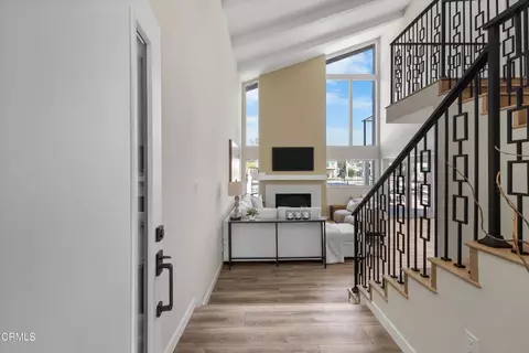 Entry Way - 2230 Monaco Dr, Oxnard, CA 93035 photo 2 of 3