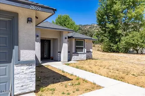 28551 Bear Valley Rd, Tehachapi, CA 93561 photo 2