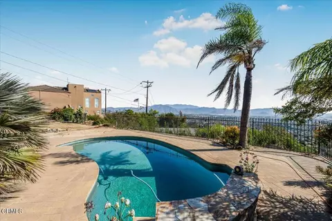 520 E Highland Dr, Camarillo, CA 93010