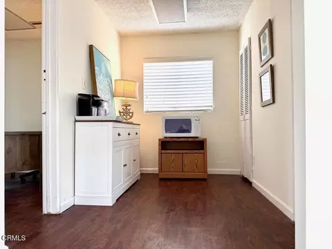 Entry Way - 2525 Roosevelt Blvd, Oxnard, CA 93035 photo 1 of 1
