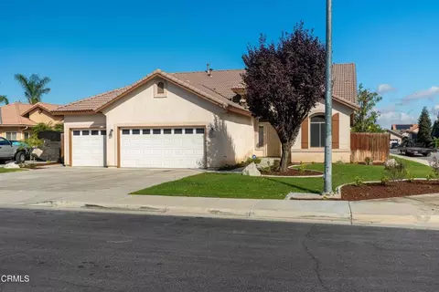 3102 Grandview Ln, Bakersfield, CA 93313