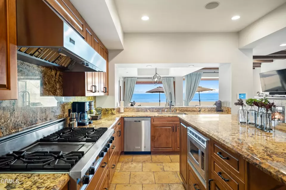 Kitchen - 1417 Marine Way, Oxnard, CA 93035 photo 5 of 6