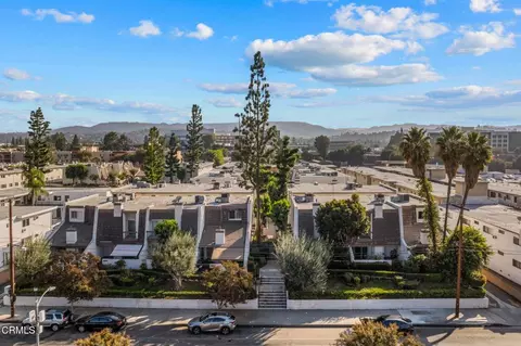 18360 Collins St #L, Tarzana, CA 91356