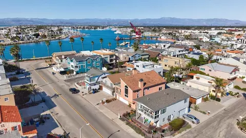 View/Area - 2408 Ocean Dr, Oxnard, CA 93035 photo 13 of 19
