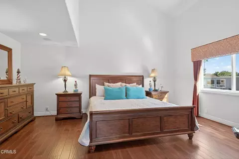 Bedroom - 2408 Ocean Dr, Oxnard, CA 93035 photo 1 of 3