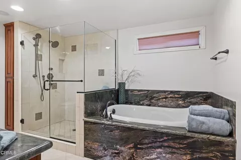 Bath - 2408 Ocean Dr, Oxnard, CA 93035 photo 1 of 4