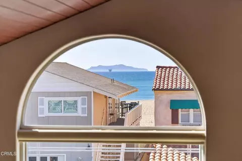 View/Area - 2408 Ocean Dr, Oxnard, CA 93035 photo 1 of 19