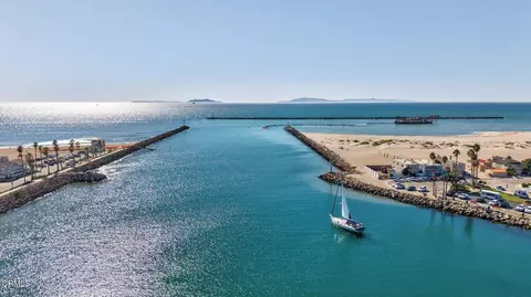 View/Area - 2408 Ocean Dr, Oxnard, CA 93035 photo 18 of 19