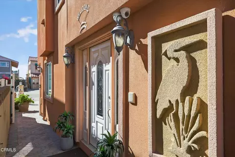 Exterior - 2408 Ocean Dr, Oxnard, CA 93035 photo 2 of 6