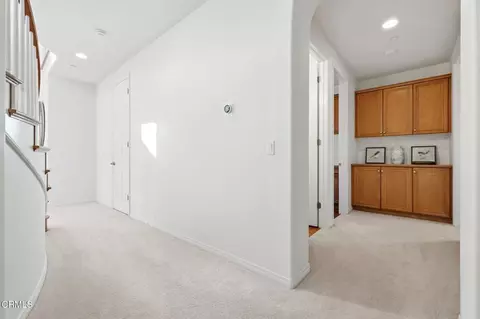 Entry Way - 3325 Eagle Bend Ln, Oxnard, CA 93036 photo 4 of 7
