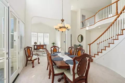 Dining - 3325 Eagle Bend Ln, Oxnard, CA 93036 photo 3 of 4