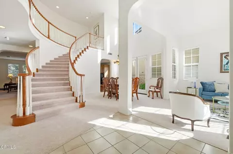 Entry Way - 3325 Eagle Bend Ln, Oxnard, CA 93036 photo 2 of 7