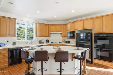 Kitchen - 3325 Eagle Bend Ln, Oxnard, CA 93036 photo 3 of 5