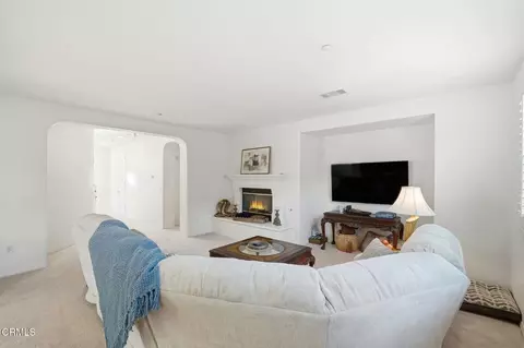 Living - 3325 Eagle Bend Ln, Oxnard, CA 93036 photo 6 of 6