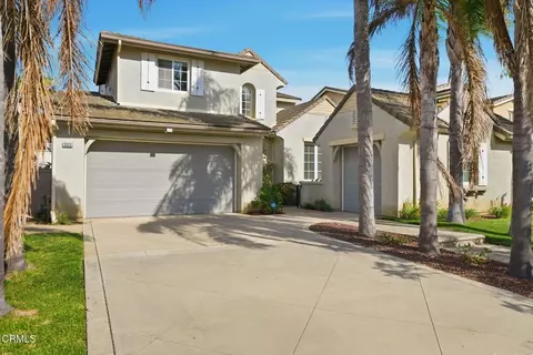 Exterior - 3325 Eagle Bend Ln, Oxnard, CA 93036 photo 6 of 8