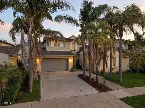 Exterior - 3325 Eagle Bend Ln, Oxnard, CA 93036 photo 4 of 8