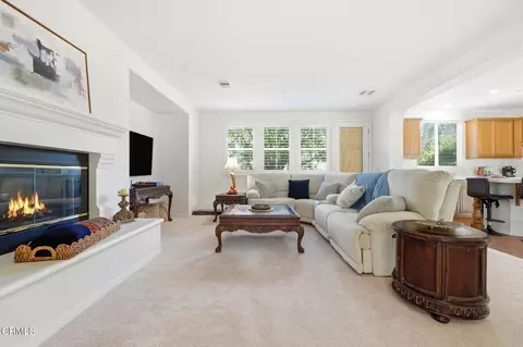 Living - 3325 Eagle Bend Ln, Oxnard, CA 93036 photo 4 of 6