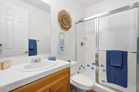 Bath - 3325 Eagle Bend Ln, Oxnard, CA 93036 photo 1 of 6