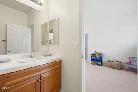 Bath - 3325 Eagle Bend Ln, Oxnard, CA 93036 photo 2 of 6