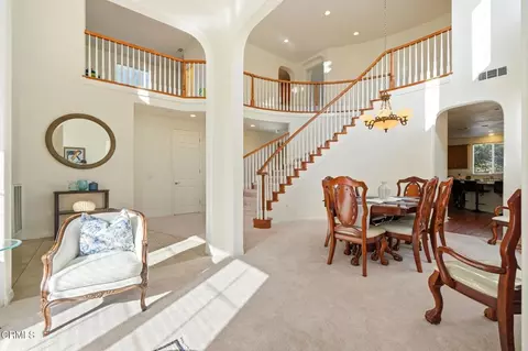 Dining - 3325 Eagle Bend Ln, Oxnard, CA 93036 photo 2 of 4