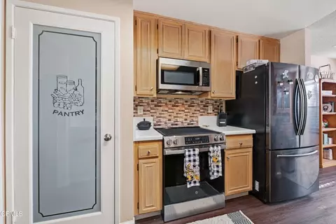 Kitchen - 3429 Rio Hato Ct, Camarillo, CA 93010 photo 4 of 5
