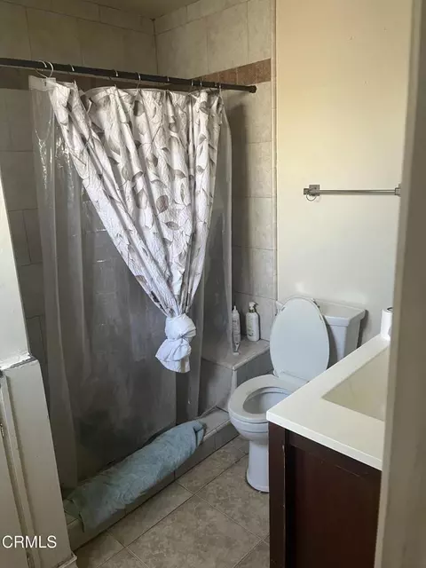 Bath - 211 Featherstone St, Oxnard, CA 93030 photo 2 of 2
