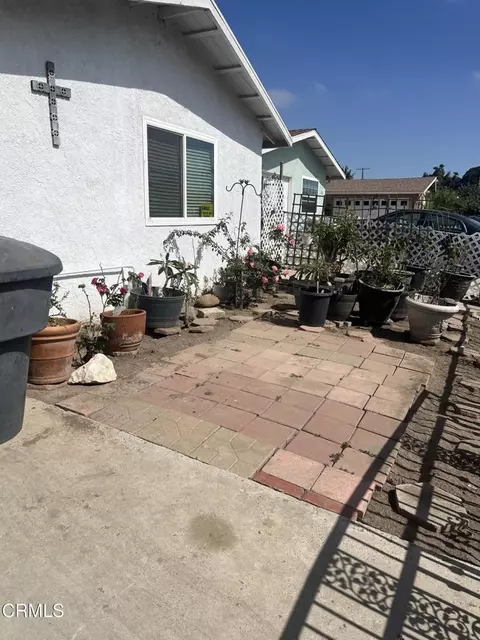 Exterior - 211 Featherstone St, Oxnard, CA 93030 photo 1 of 2
