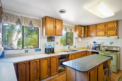 Kitchen - 1400 Park Dr, Ojai, CA 93023 photo 1 of 2
