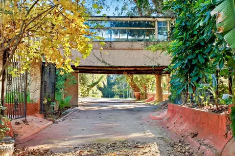 Exterior - 1400 Park Dr, Ojai, CA 93023 photo 11 of 33