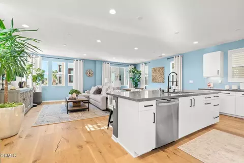 1095 Canal St, Oxnard, CA 93035