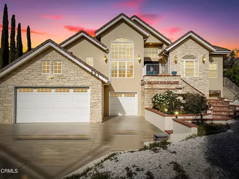 251 S Skyline Dr, Thousand Oaks, CA 91361