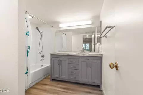 Bath - 2202 Martinique Ln, Oxnard, CA 93035 photo 5 of 5