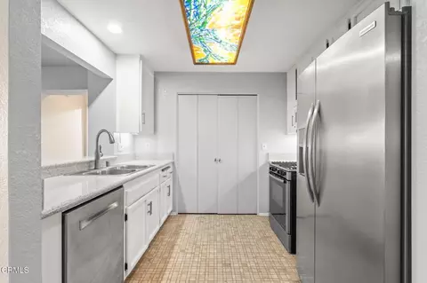 Kitchen - 2202 Martinique Ln, Oxnard, CA 93035 photo 1 of 3