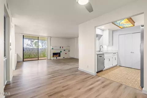 Living - 2202 Martinique Ln, Oxnard, CA 93035 photo 7 of 7