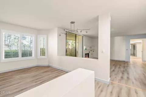 Living - 2202 Martinique Ln, Oxnard, CA 93035 photo 1 of 7