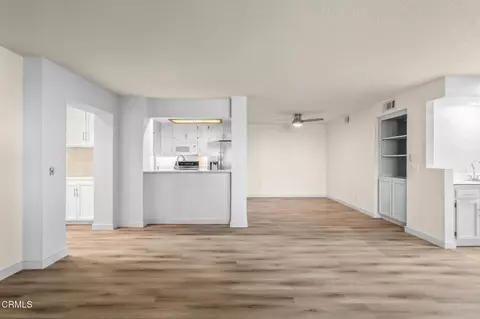 Living - 2202 Martinique Ln, Oxnard, CA 93035 photo 6 of 7