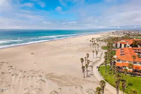 View/Area - 2202 Martinique Ln, Oxnard, CA 93035 photo 4 of 4