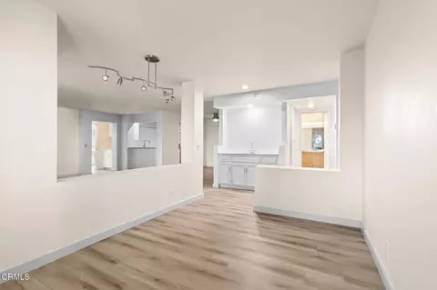 Living - 2202 Martinique Ln, Oxnard, CA 93035 photo 2 of 7