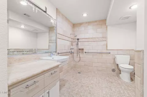 Bath - 2202 Martinique Ln, Oxnard, CA 93035 photo 3 of 5