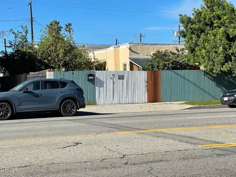 7315 Woodley Ave, Van Nuys, CA 91406