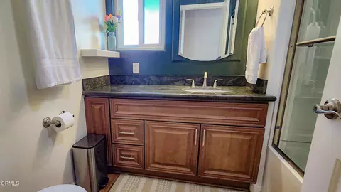Bath - 349 Ash Ave #17, Carpinteria, CA 93013 photo 1 of 3