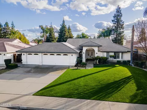 10103 Wentworth Ct, Bakersfield, CA 93311